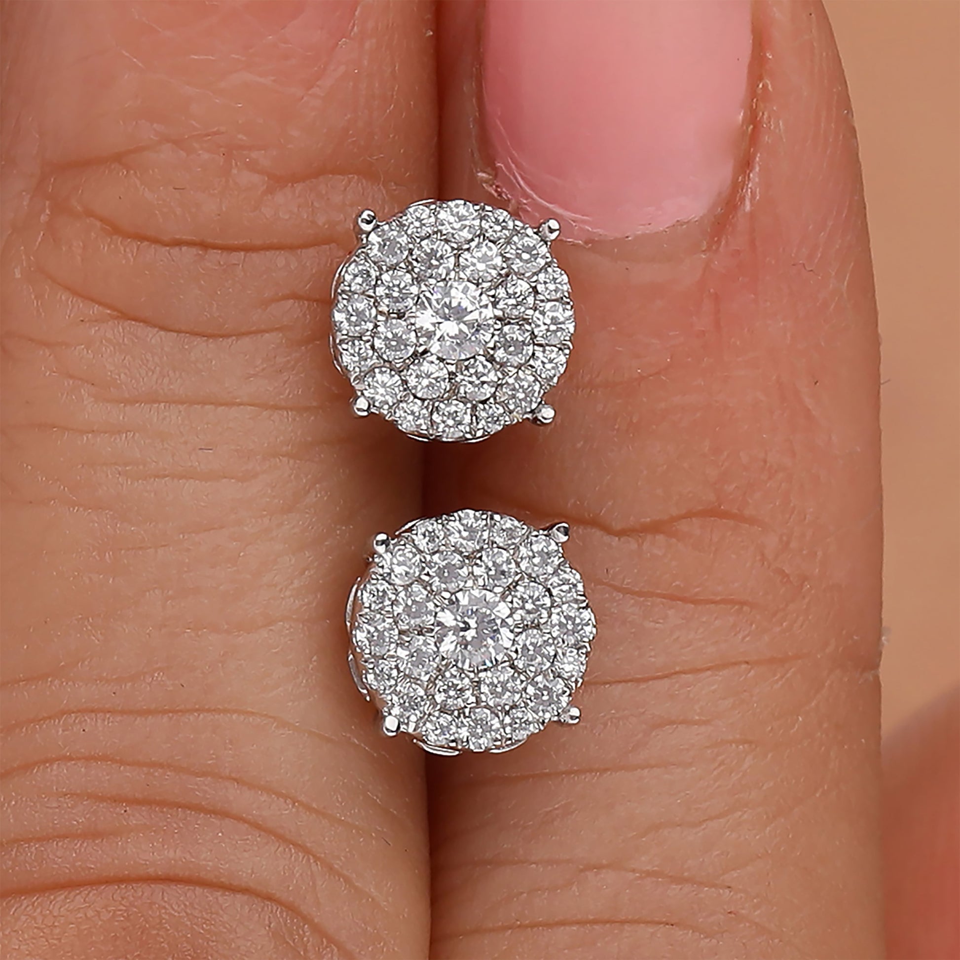 Diamond Stud earrings in 1 carat