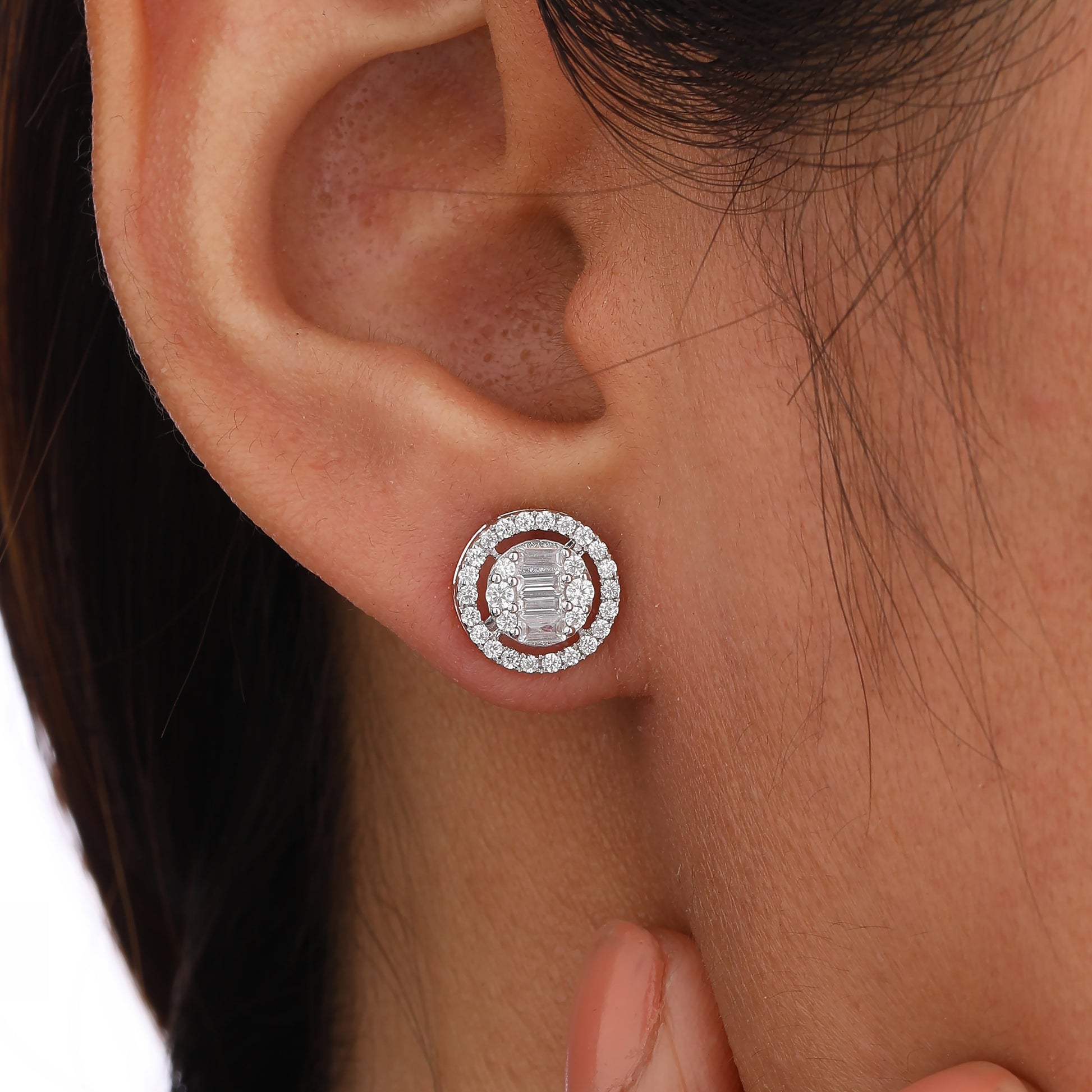  lab-Grown Diamond Circle Halo Stud Earrings