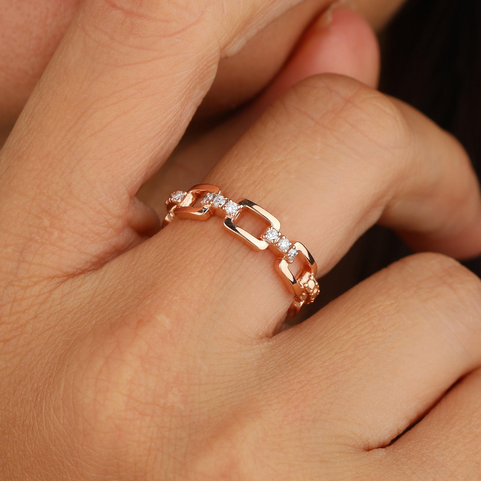 Lab grown diamond accented chain ring