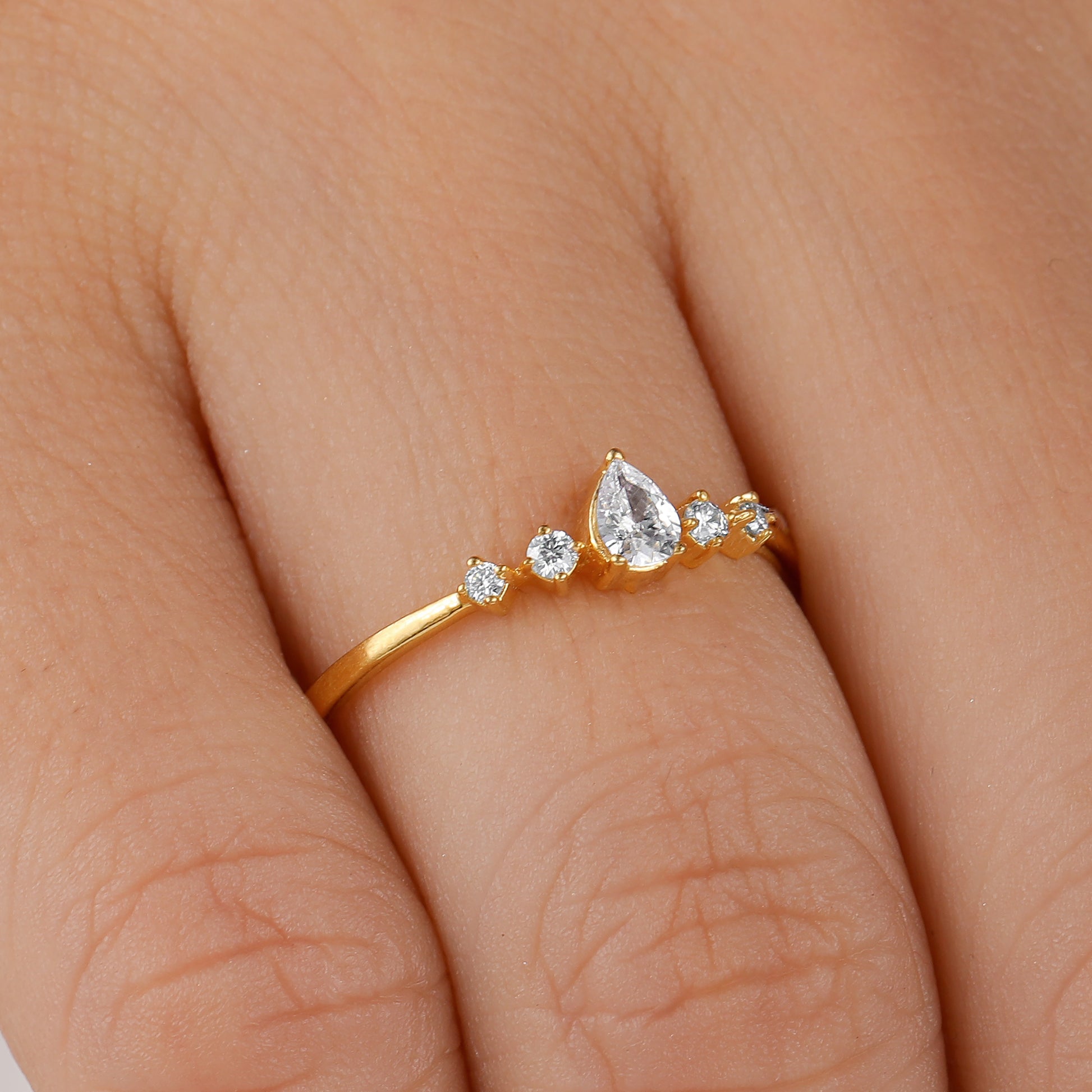 minimalist wedding ring