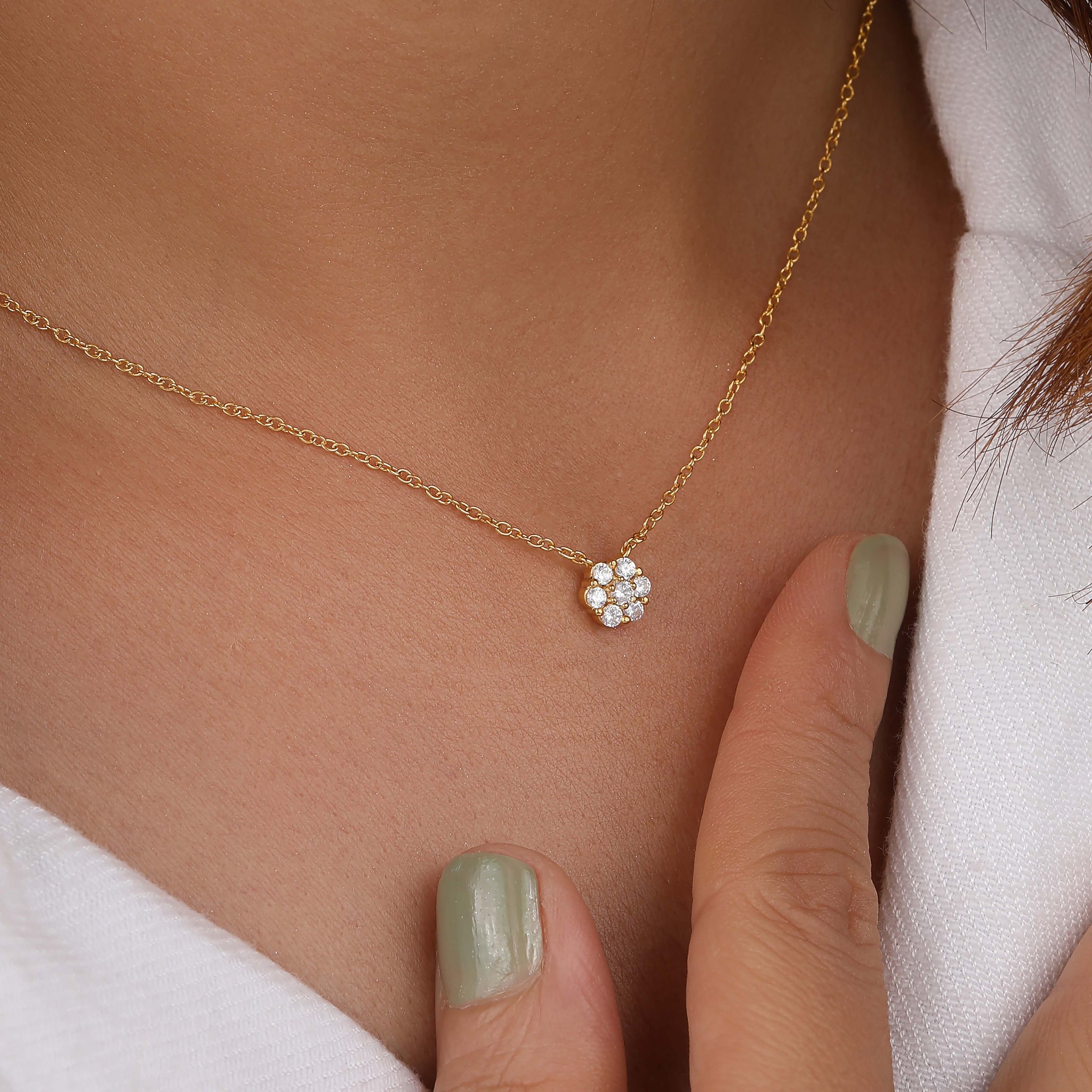 flower diamond necklace in Yellow Gold