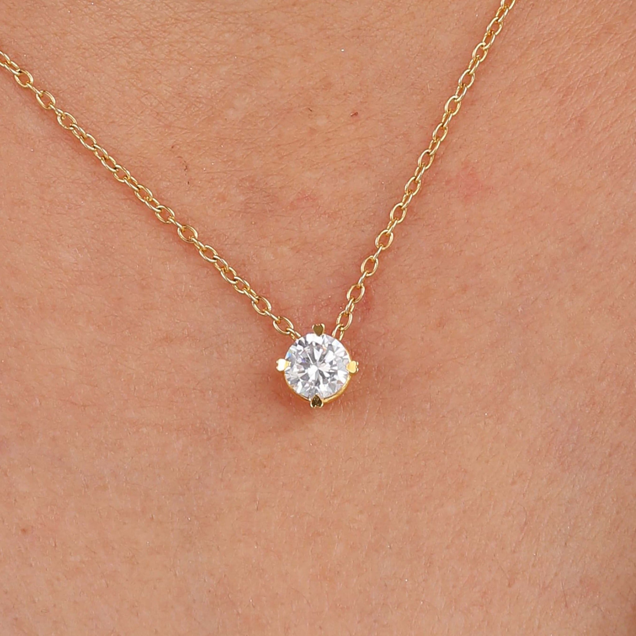 4 prong solitaire necklace