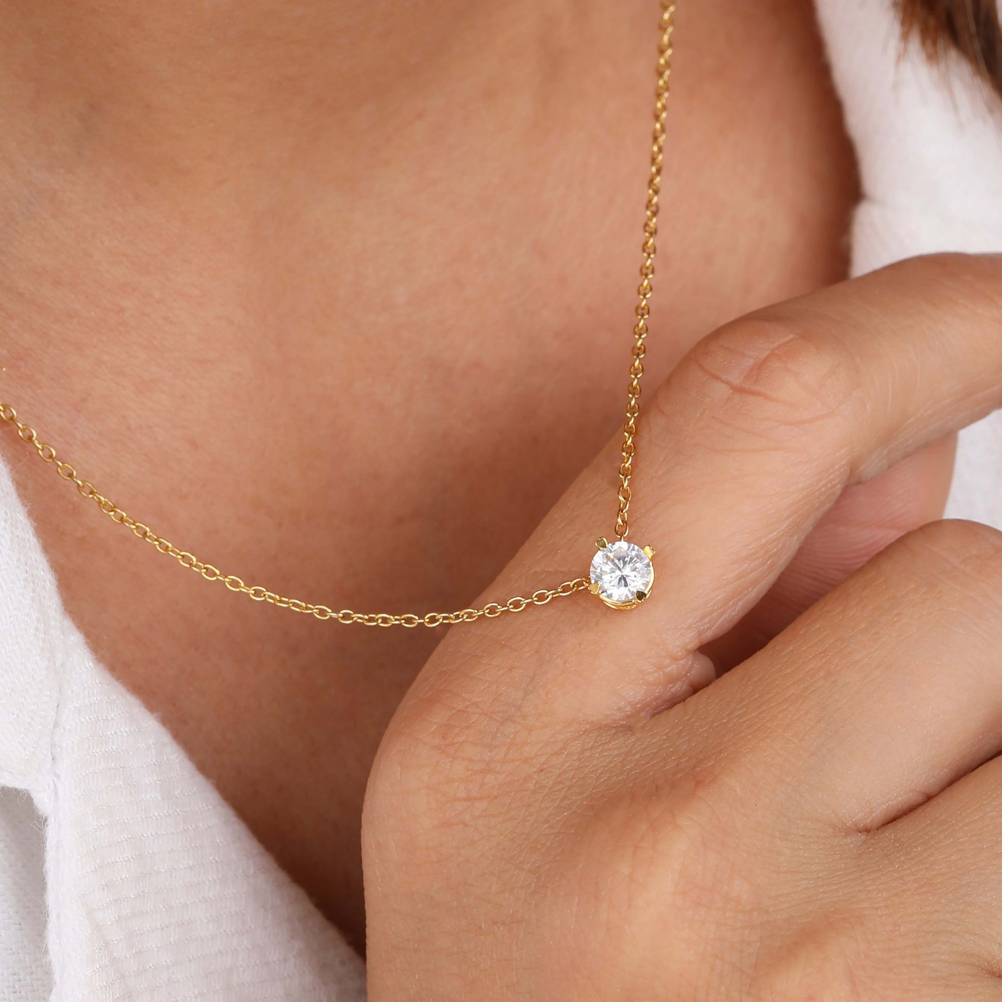 Round diamond solitaire necklace