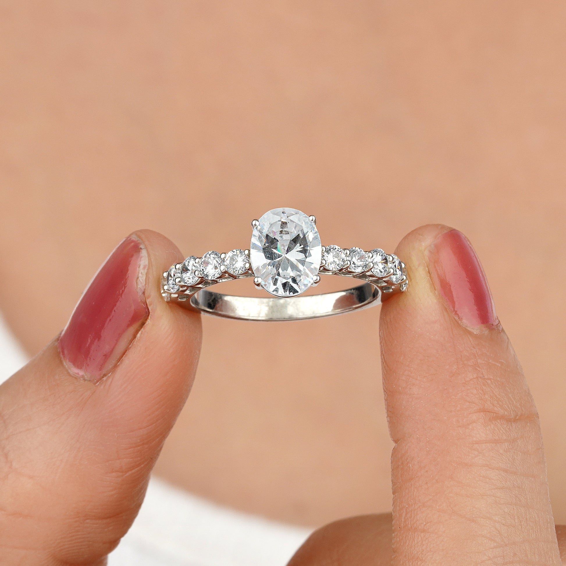  Moissanite Diamond Oval Engagement Ring